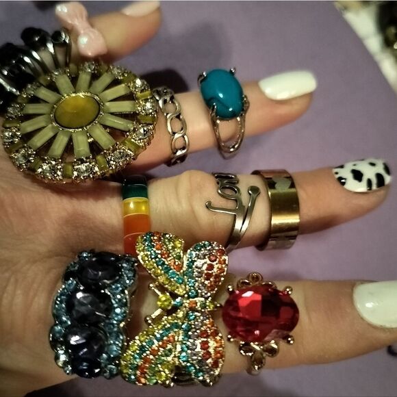 Lot or bundle of 18 different unique statement rings, all in excellent condition - Picture 10 of 16